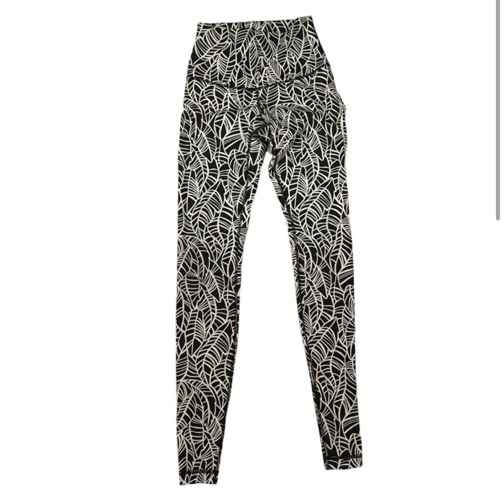 Lululemon Wunder Under High-Rise Tight black white geometric leaf size 4